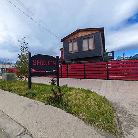 Hostel Sheuen Patagonia Puerto Natales Exterior foto